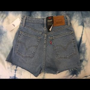 Levi’s 501 Ribcage Short/Sz 24/NWT/light wash